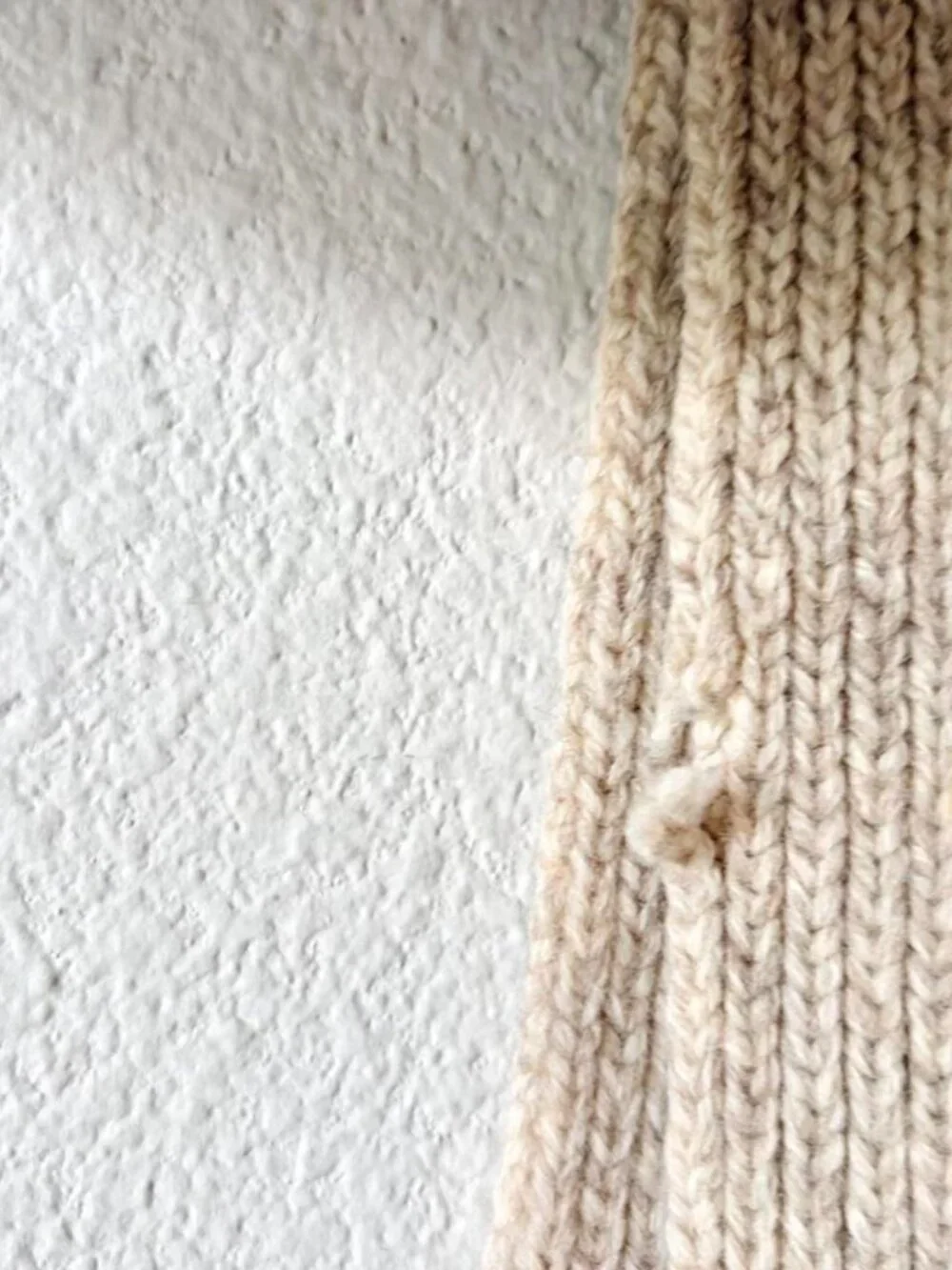 GAP vintage y2k 2000s tan knit scarf with orange trim
